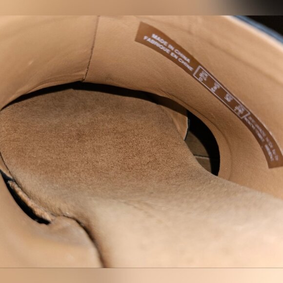 Clarks Collections | Tan Wedges with Black Straps | Size 8 M - Picture 6 of 8